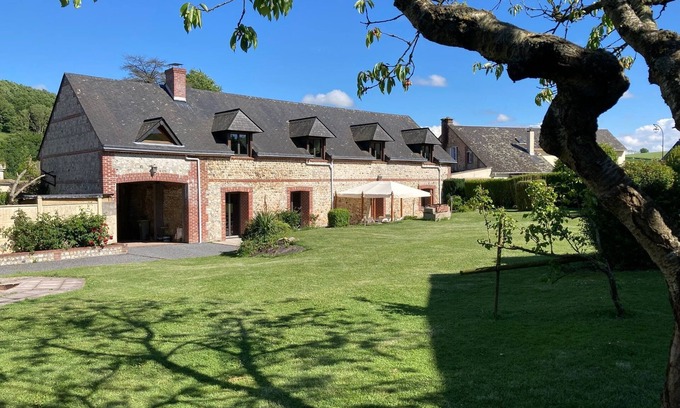 Ganzeville House | 5-bedroom vacation home with enclosed garden near Etretat