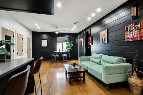 Faubourg Lafayette Villa | 5 bedroom Villa w private rooftop