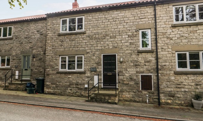 Lockton Cottage | 5 CHURCH VIEW, family friendly, with open fire in Thornton Dale