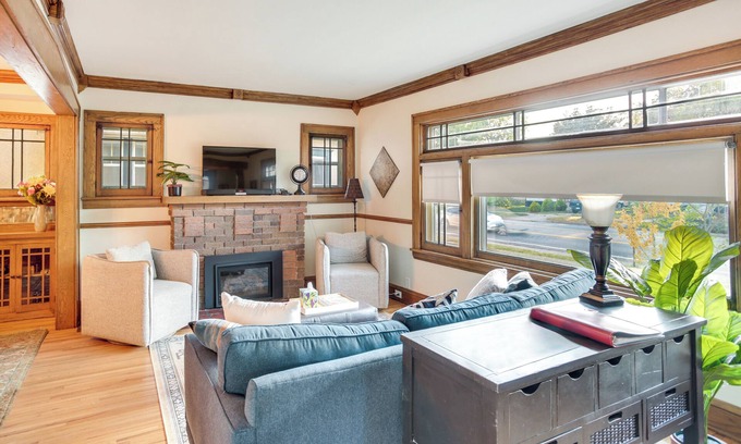 Nokomis House | 5 Mi to Mall of America: South Minneapolis Home