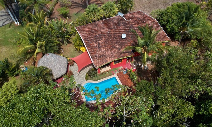 Parrita House | 5 min. drive to Playa! 15 min. drive to Mountains, 15 min. drive to the Rivers!π¨π·