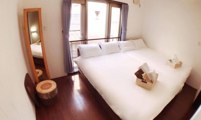 Kita House | 5 minutes by train, 10 minutes by JR/10 minutes from Umeda 5 minutes/9 minutes by Namba/7 minutes by Shintobashi/45 minutes by Kyoto/private safety bath/wifi