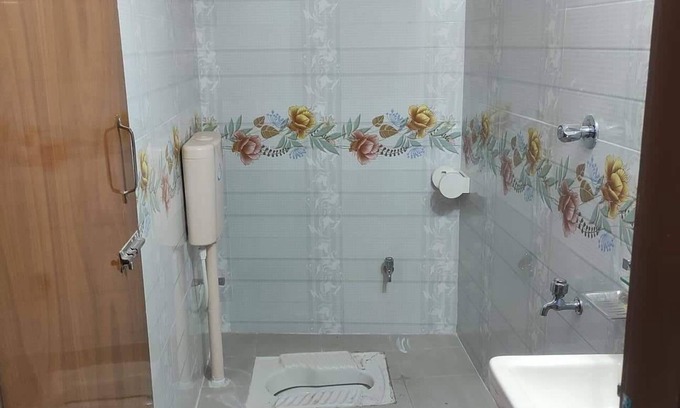 Mirpur House | 5 minutes to Mirpur Cricket Stadium! Family sized condo with varanda
