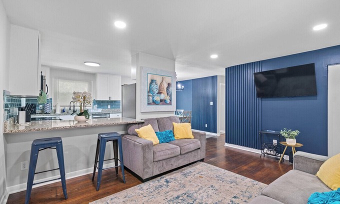 Portsmouth House | 5 Minutes to the Casino!Family sized home 3 bedroom with patio and a game room