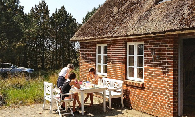 Blavand Strand House | 5 person holiday home in Blåvand