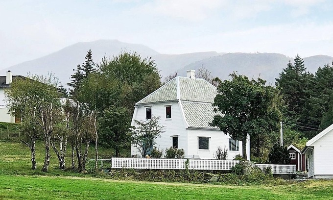 Florø House | 5 person holiday home in Svelgen-By Traum
