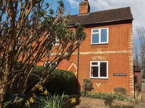 Sandhurst House | 5 Rose Cottages