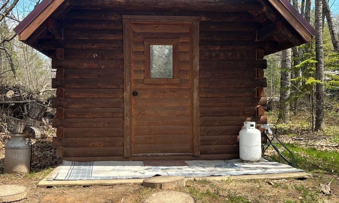 Germfask House | 5 separate living spaces up to 20 ppl Game room, fire pit mins away from Curtis