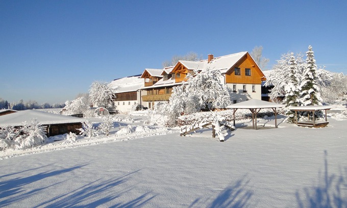 Barnau Apartment | 5-star apartment at Birkholmhof, biopool and sauna in the Upper Palatinate Forest