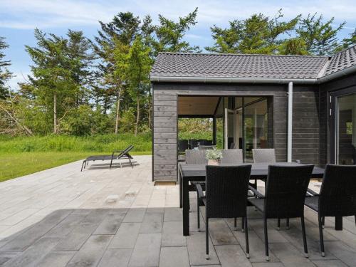 Sømarken House | 5 star holiday home in Aakirkeby, cleaning included