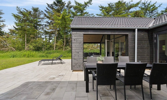 Mommark Strand House | 5 star holiday home in Sydals