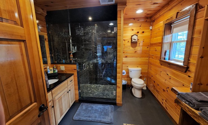 Reed Cabin | 5 Star Maine River Lodge in Wytopitlock with AC, WiFi