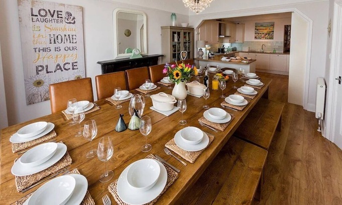 Criccieth House | 5* Stunning Victorian House, Sleeps 18, Located on the Seafront at Criccieth