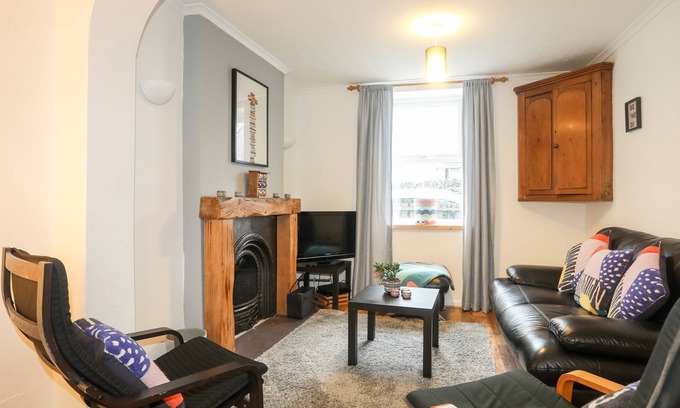 Gallt Y Foel House | 5 THOMAS STREET, family friendly, with a garden in Llanberis