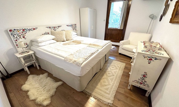 Lunca Muresului Other | 5 traditionally appointed bedrooms in 4 star guesthouse with country breakfast