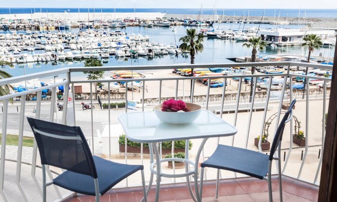 Blanes Apartment | 50 m² Apartment ∙ 3 bedrooms ∙ 5 guests