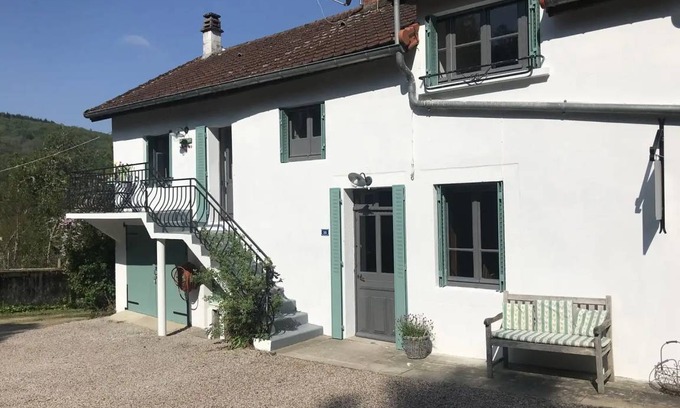 Lucenay-l'Eveque House | 50 m² House ∙ 1 bedroom ∙ 2 guests