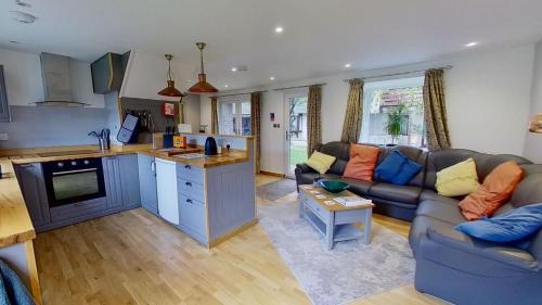 Saint Erth Praze House | 50 Trevithick Court, Tolroy Manor