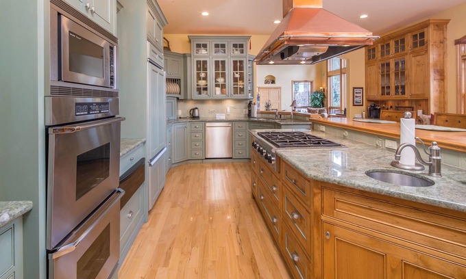 Bigfork House | 500 ft of prime Swan River frontage, close to Flathead Lake - Swan Song