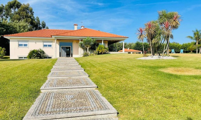 Cardielos House | 500 m² House ∙ 6 bedrooms ∙ 14 guests