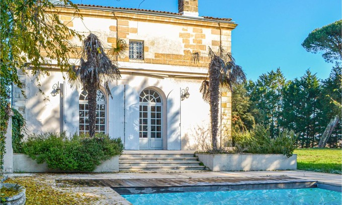 Leognan House | 500 m² House ∙ 6 bedrooms ∙ 12 guests