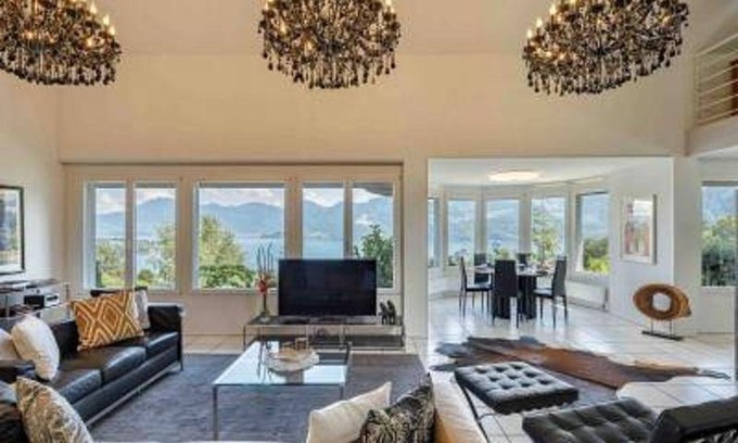Hergiswil House | 500 m² House ∙ 7 bedrooms ∙ 16 guests