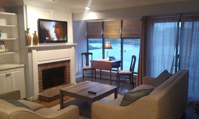 Portsmouth House | 500 market st · Ocean Bay View In Town Fireplace 2 level Townhouse