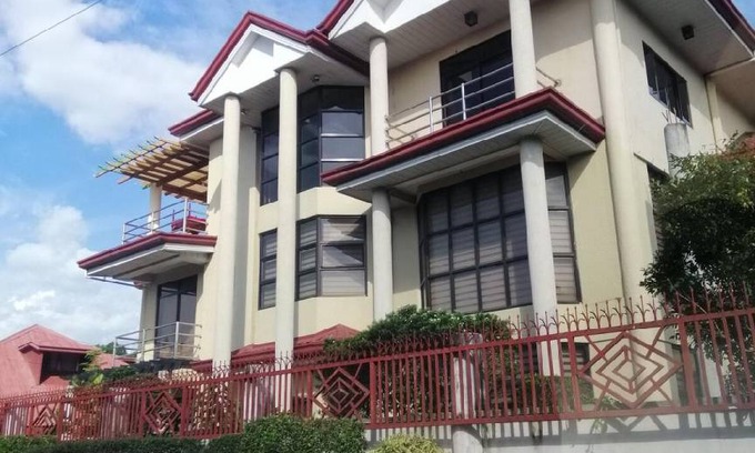 Cagayan de Oro House | 526 m² House ∙ 4 bedrooms ∙ 25 guests