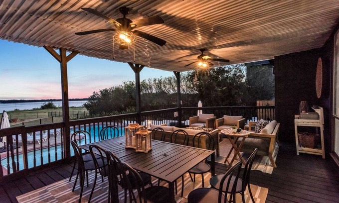 Rowlett Villa | 548 m² Villa ∙ 6 bedrooms ∙ 14 guests