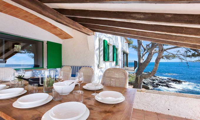 Calella de Palafrugell Villa | 556 m² Villa ∙ 6 bedrooms ∙ 12 guests