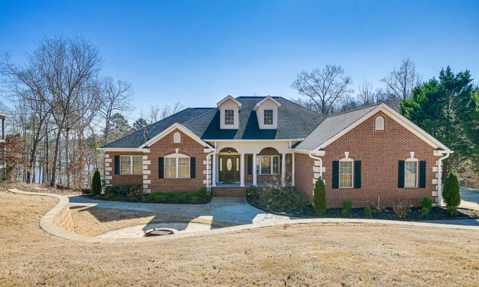 Fair Play House | 557 m² House ∙ 6 bedrooms ∙ 14 guests