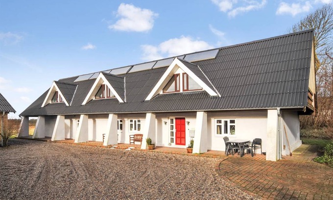 Logstor House | 588 m² House ∙ 6 bedrooms ∙ 20 guests
