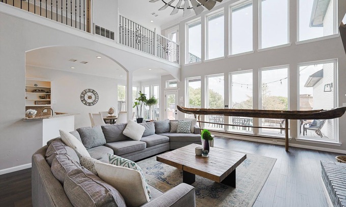 Rowlett House | 5BD Lakefront Home | Lake Ray Hubbard (30+ Nights)
