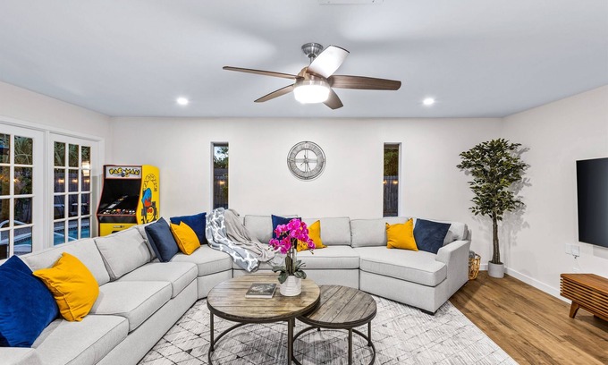 Willow Meadows/Willowbend Area House | 5Bed 3Bath 16 ppl, Pool! NRG/MedCtr