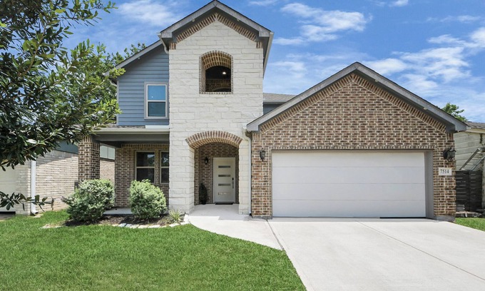 Barker House | 5BR Modern Paradise. Sleeps 15. Family Friendly