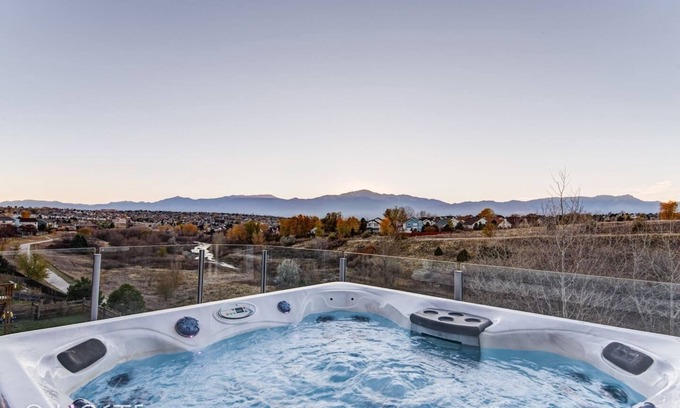Northeast Colorado Springs Cottage | 5BR Mtn Views Family Getaway HOT TUB