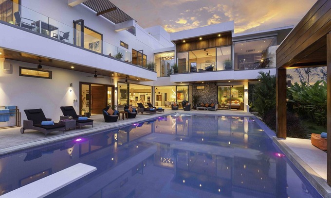 Ban Na Faek Villa | 5BR Villa White Skies, Sleep 10, Breakfast, Staff