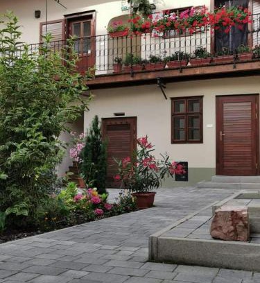 Gyor Apartment | 5Churches Apartment