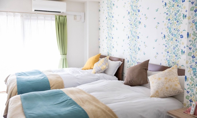 Dotonbori Apartment | 5F 5-minute walk from Kuromon Ichiba and Dotonbori/10-minute walk from Shinsaibashi Namba/Convenience store nearby/Luggage storage available in front of IN/Family welcome/Good access to Kyoto, Nara and Kansai Osaka Expo/Wi-Fi available
