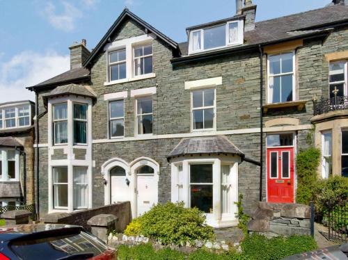 Keswick House | 6 Bed in Keswick SZ389