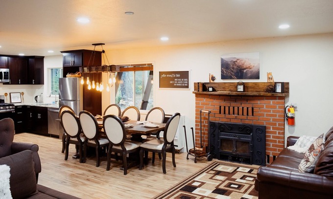 Echo Lake Cabin | 6 bedrm cabin in Tahoe remodelled, a haven designed for tranquility you desire