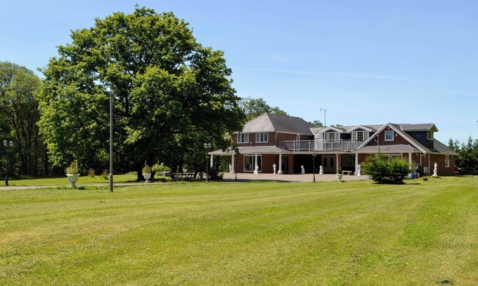 Glanamman Cottage | 6 bedroom accommodation in Glanaman, near Llandeilo
