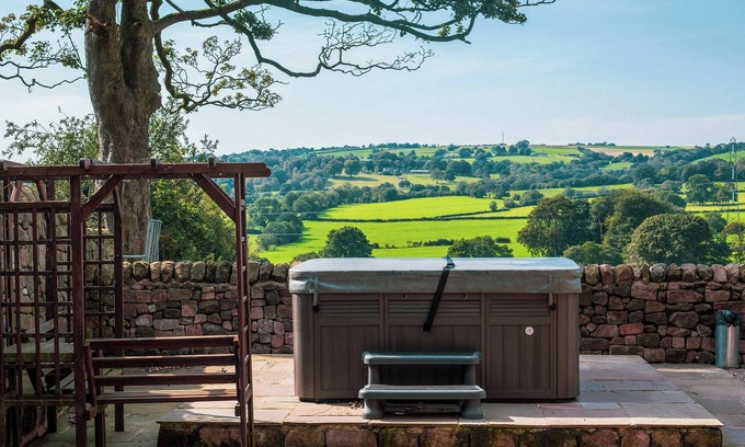 Horton Cottage | 6 bedroom accommodation in Horton, near Leek