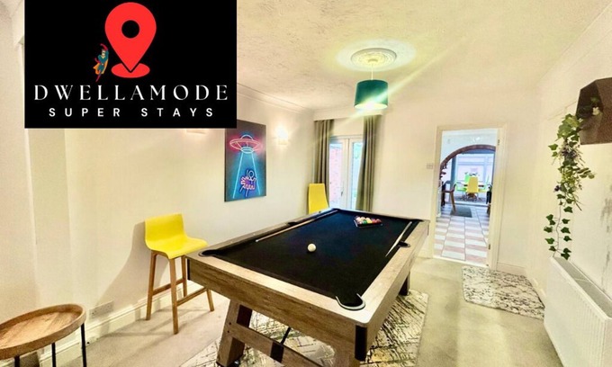 Colchester House | 6 Bedroom House-Sleeps 12-Big Discount Long Stays!