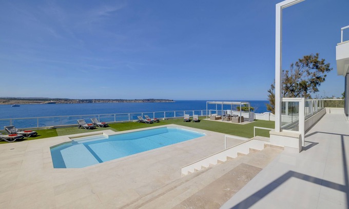 Santa Maria Estate Villa | 6 Bedroom Luxury Villa with pool and magnificent views of the Mediterranean