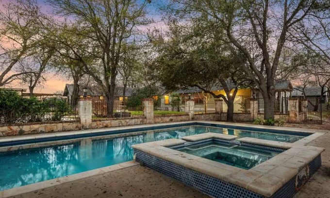 Martindale House | 6-Bedroom Vacation Home Just Steps to the San Marcos River