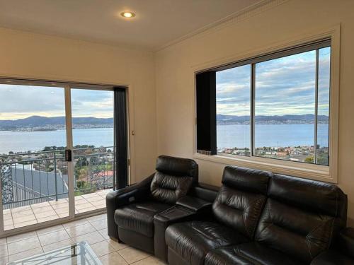 Sandy Bay House | 6-BR house in prime location with fantastic views