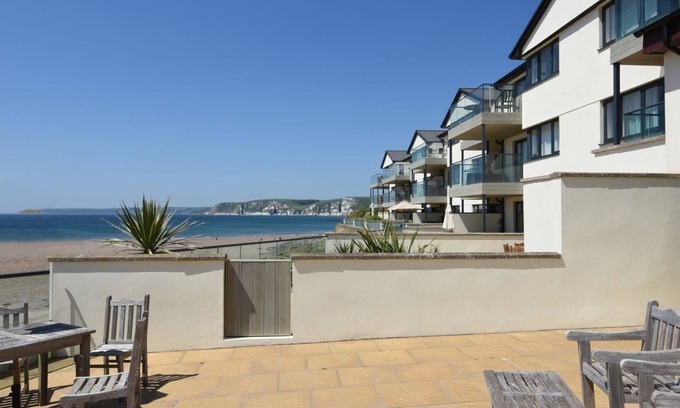 Bigbury-on-Sea Cottage | 6 BURGH ISLAND CAUSEWAY, pet friendly, with pool in Bigbury-On-Sea