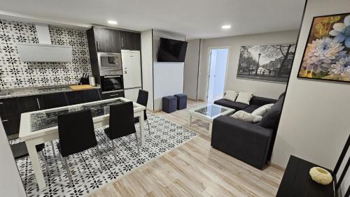 El Ensanche Zona Nuova Apartment | 6 HABITACIONES, ALOJAMIENTO COMPLETO EN PLENO CENTRO