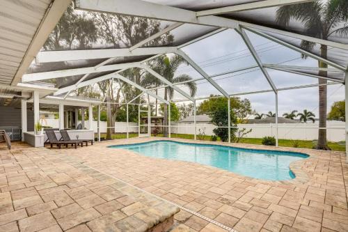 Winter Haven House | 6 Mi to Legoland Retreat with Pool and Fenced Yard